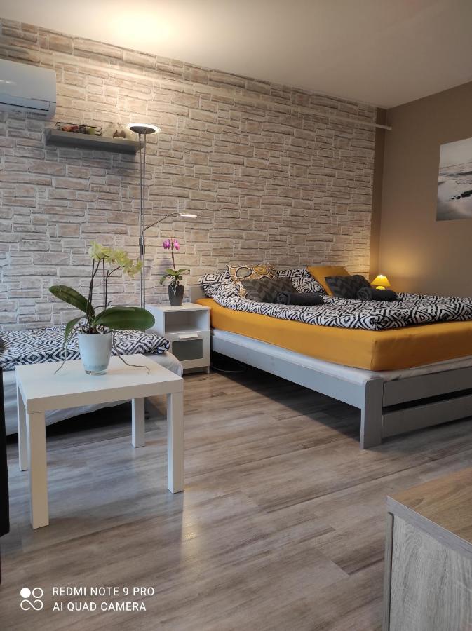 Baross Apartman Kaposvar Luaran gambar