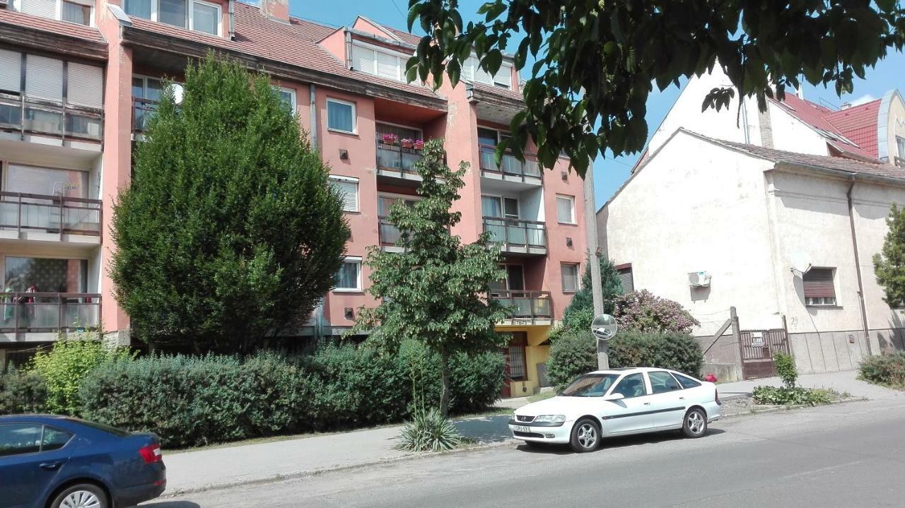 Baross Apartman Kaposvar Luaran gambar